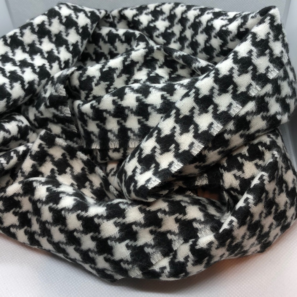 Stylish Cashmink Houndstooth Pattern Scarf